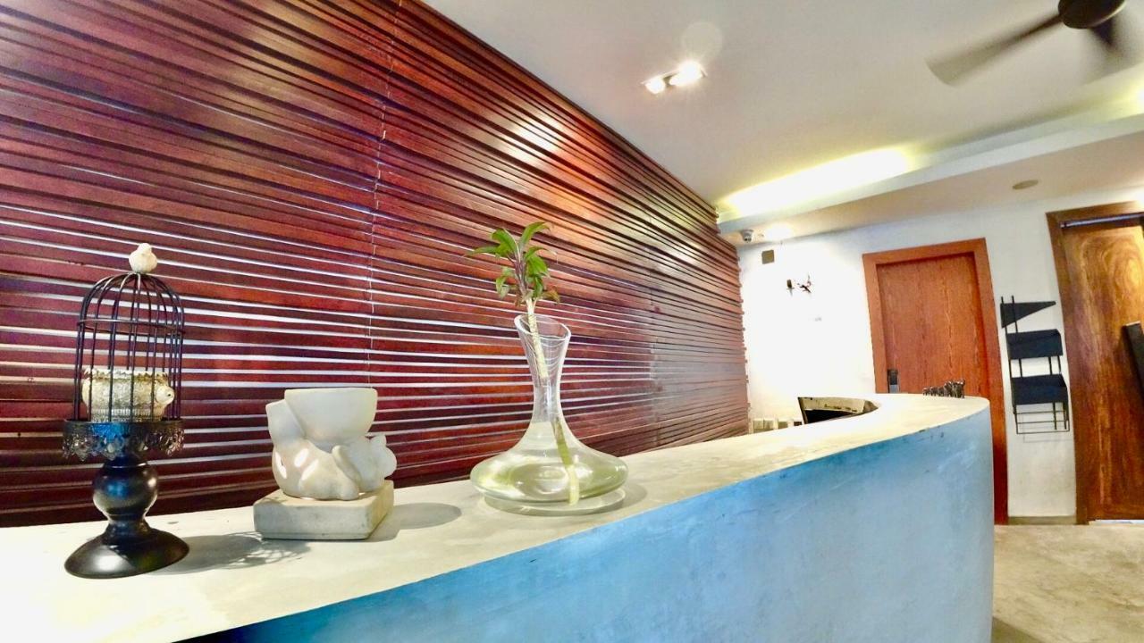 Hotel Records Phnom Penh Exterior foto