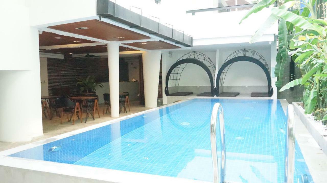 Hotel Records Phnom Penh Exterior foto
