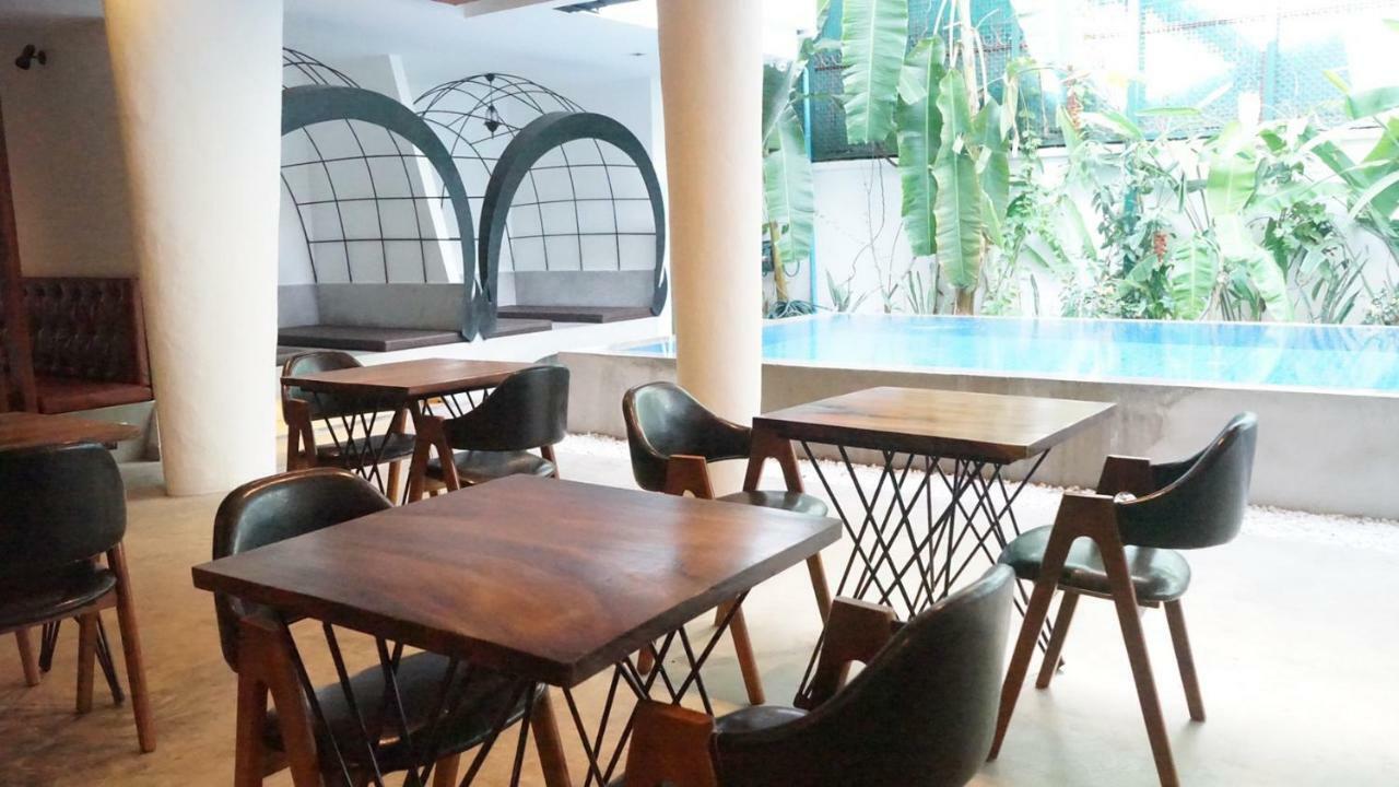 Hotel Records Phnom Penh Exterior foto